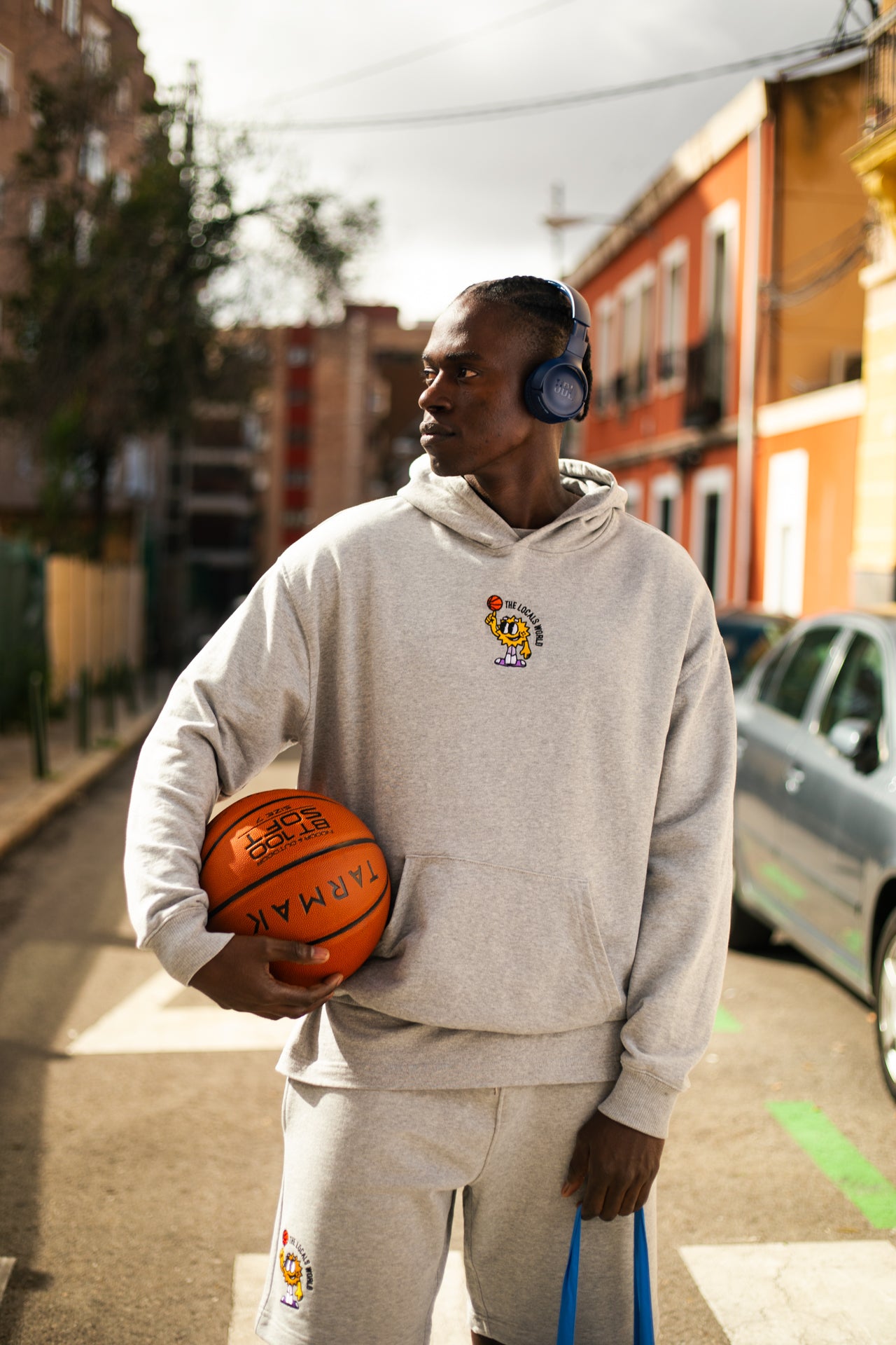 SUDADERA "GOLDEN SOLEIL" BORDADO