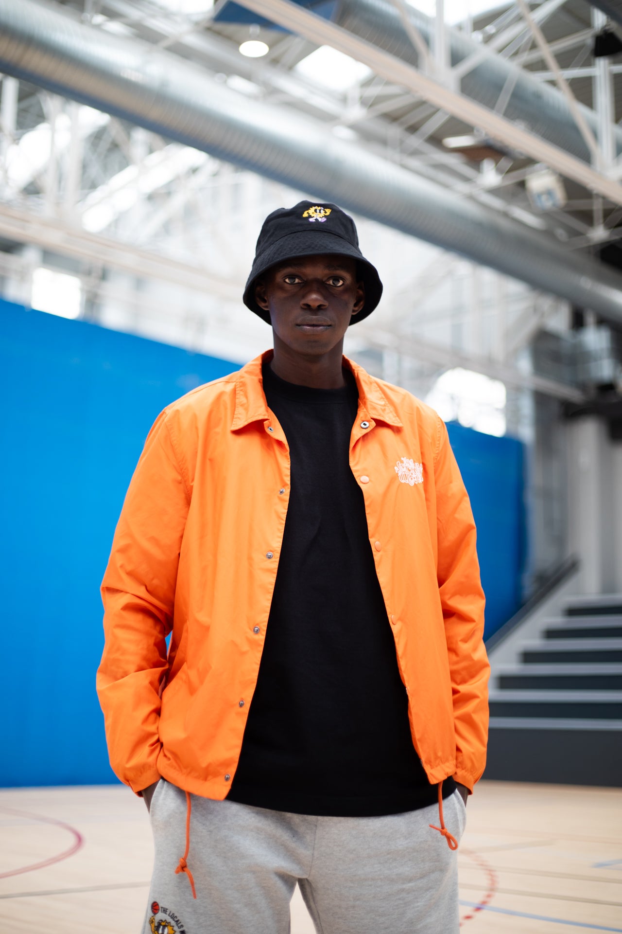 CHAQUETA "IN JAIL" BORDADO