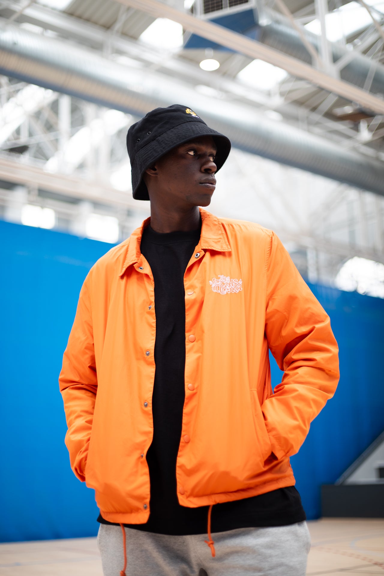 CHAQUETA "IN JAIL" BORDADO